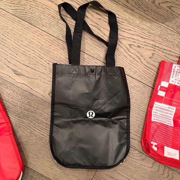 Lululemon reusable tote bags set of 3 snap closure top gym lunch travel bag - Picture 6 of 7
